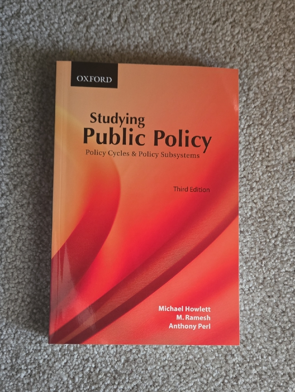 Studying Public Policy: Policy Cycles and Policy Subsystems

by Howlett, Michael